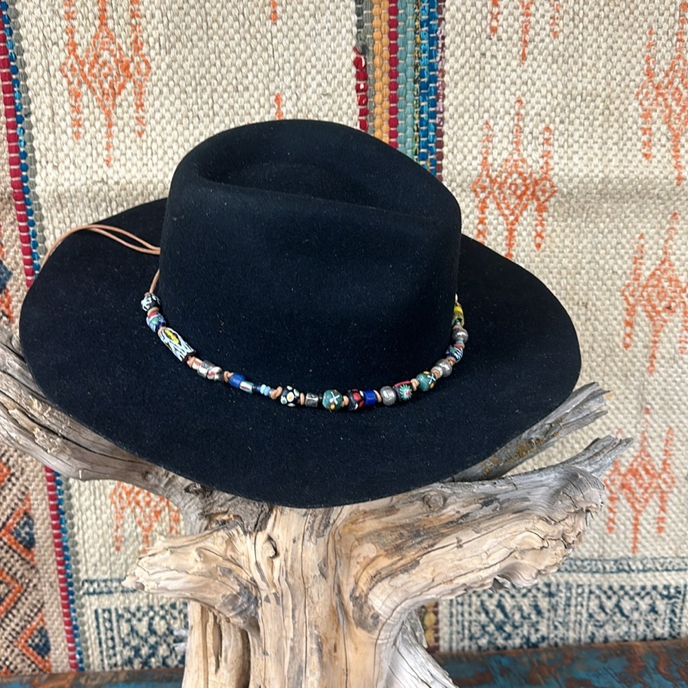 Jes MaHarry “Trading Post” unisex Hatband and Necklace. New in box!
